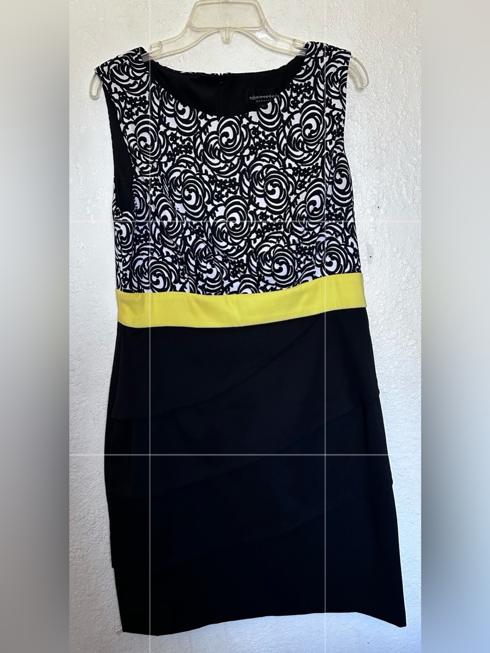 CONNECTED APPAREL Sleeveless Black & white print bodice Yellow Waistband zipper
